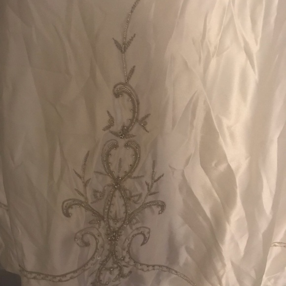 Wedding dress - Picture 8 of 8